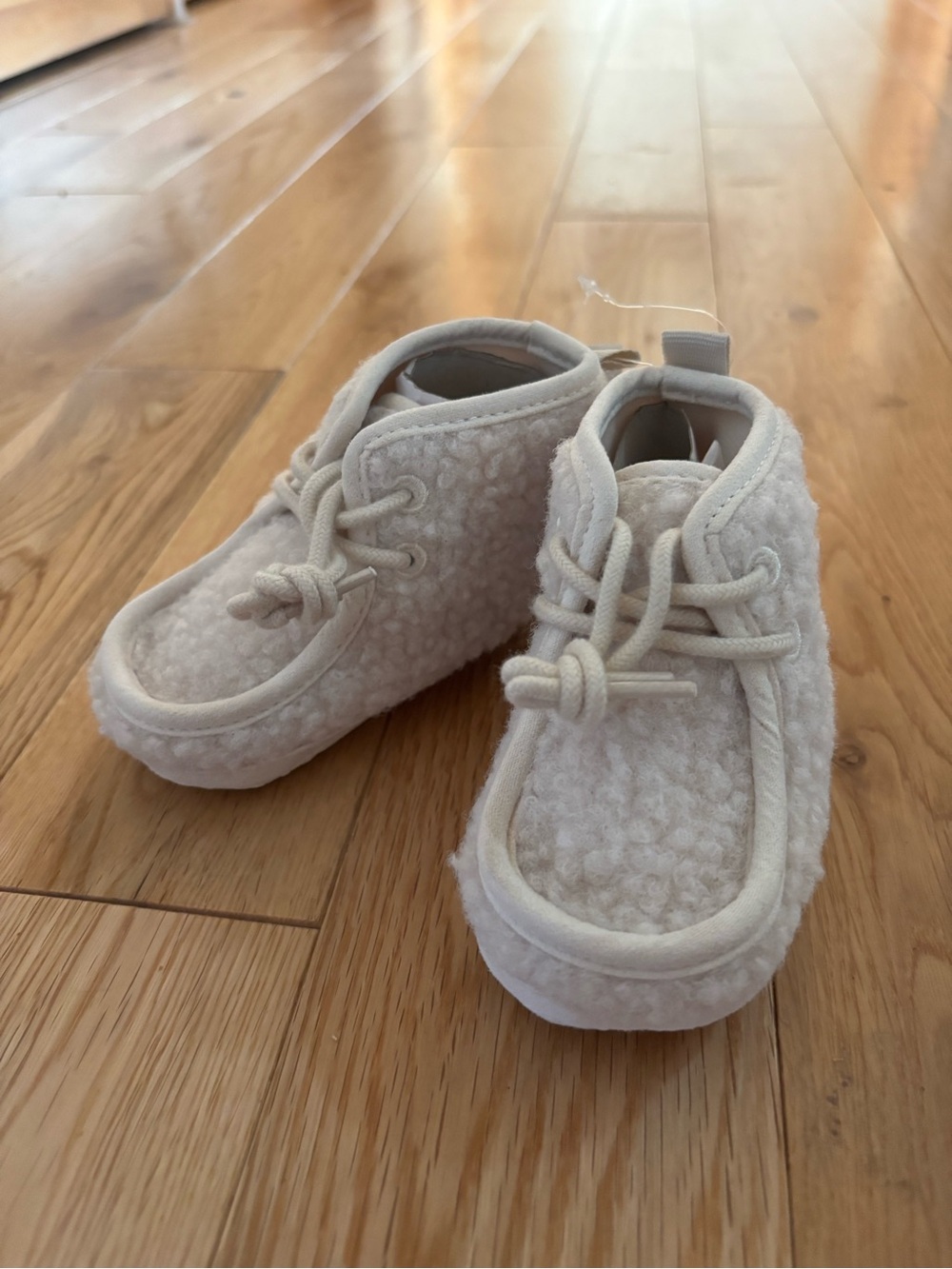NWT Baby Gap Sherpa booties 18-24months Ivory